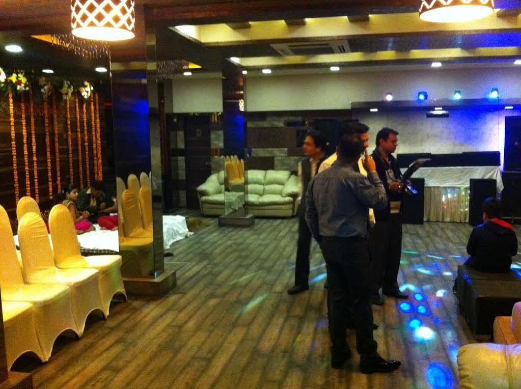 Beyond Hotell New Delhi Eksteriør bilde